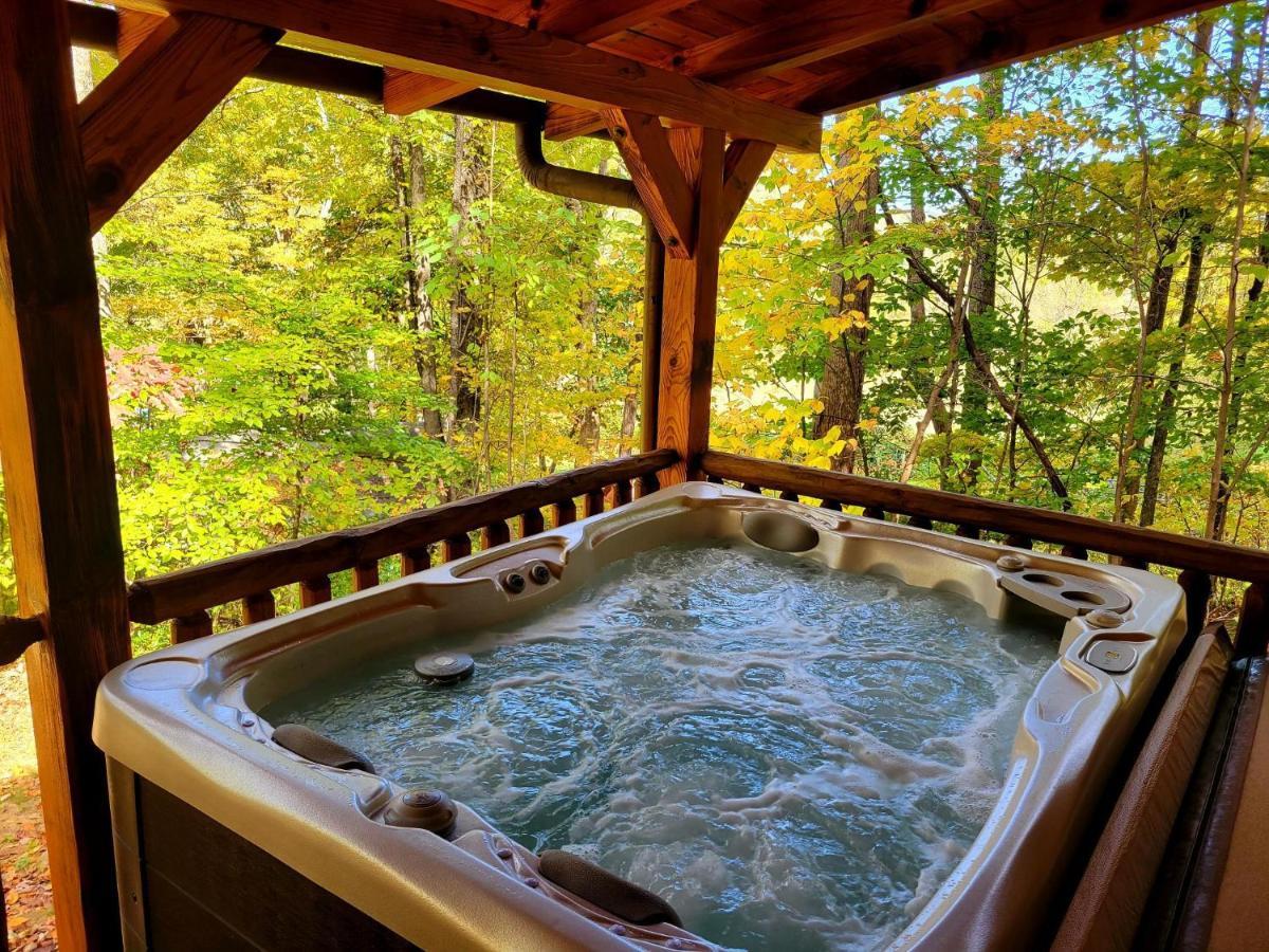 Red Wolf Cabin In Maggie Valley Extérieur photo